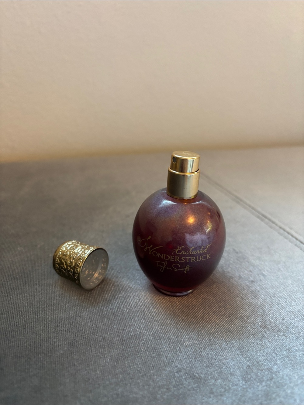 Taylor Swift Enchanted Wonderstruck Mini Perfume Bottle- empty - Picture 2 of 2